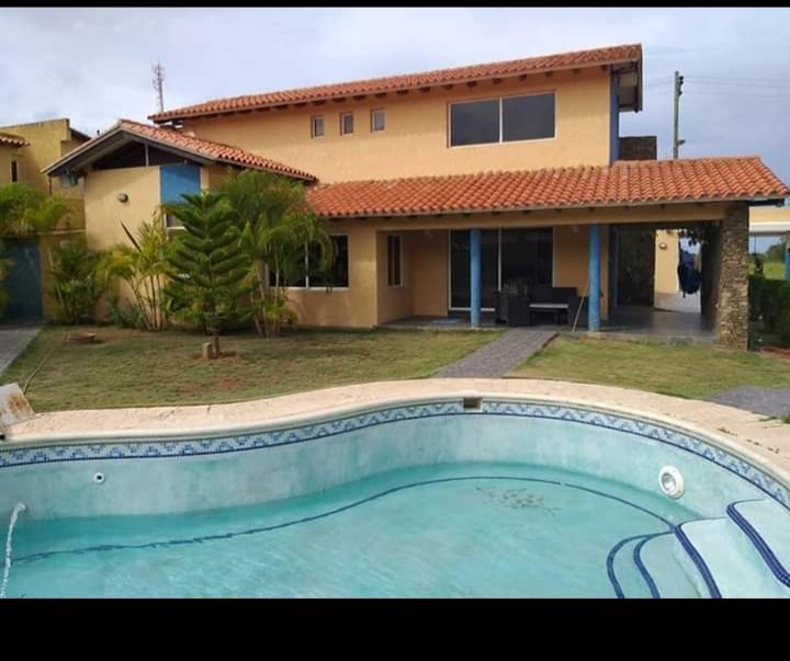 Venta de casa en guacuco en la isla de margarita