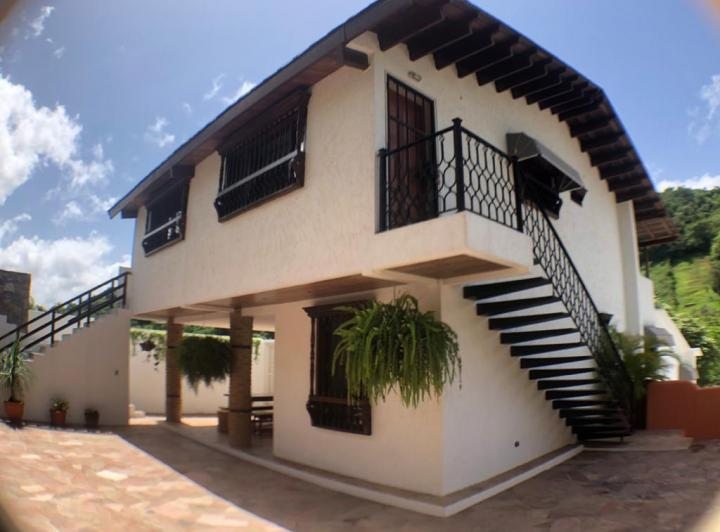 Exclusiva Villa Vacacional en Lomas de Guarame, Isla de Margarita